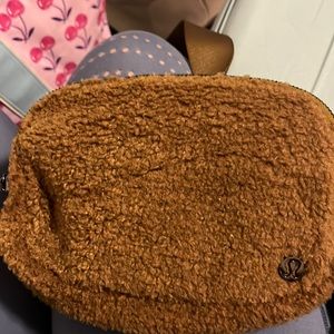 Lululemon fleece/ Sherpa brown belt bag
